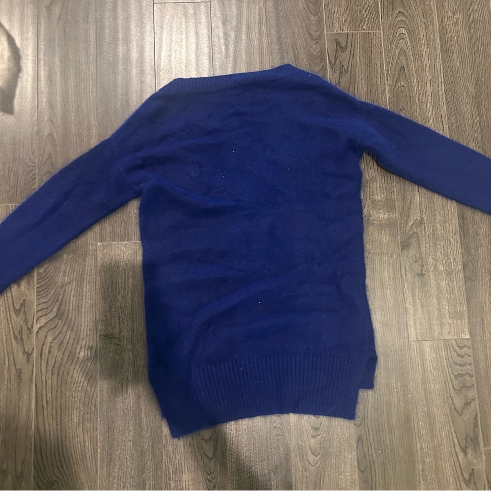 Le Chateau Blue V-Neck Sweater Knit Casual - Picture 10 of 10